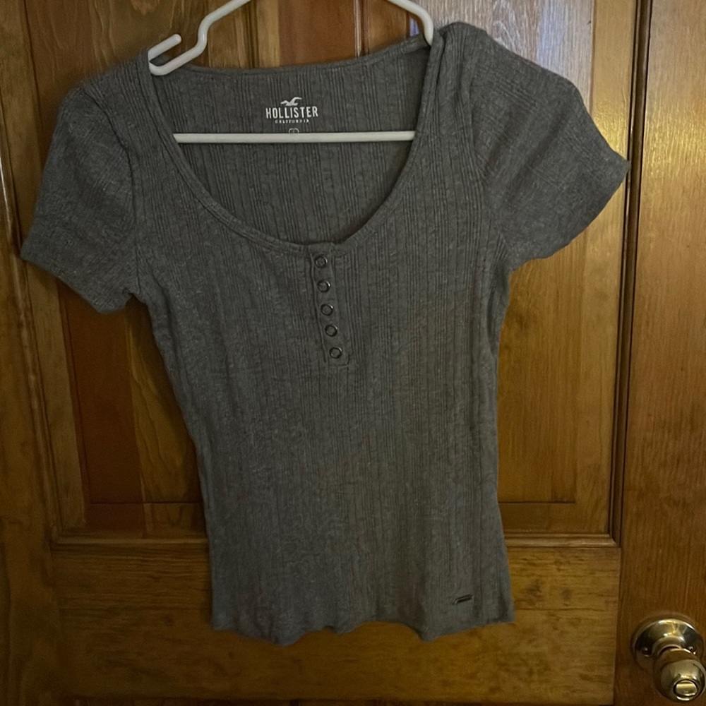 Hollister size small T-shirt
